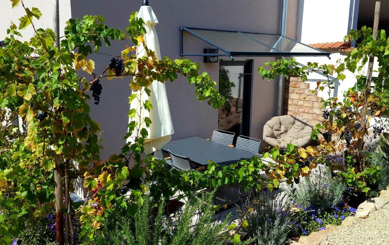 Zur Alten Rebe Ferienhaus Und Weingut Konz Exterior photo